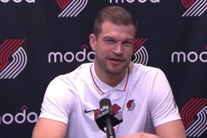 开运·体育官方网站-季后赛可能对上老东家马刺？斯普利特：等那个阶段我们再谈