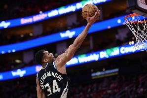 开云官方下载-字母哥单场至少30分15板15助 历史第九人&amp;比肩威少哈登卢卡等